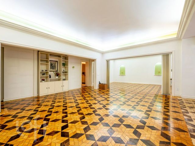 Apartamento com 190m², 3 dormitórios, 1 suíte, 1 vaga, Independência em Porto Alegre