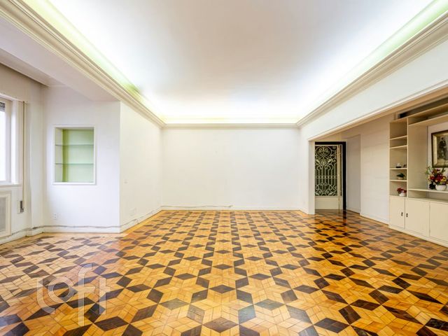 Apartamento com 190m², 3 dormitórios, 1 suíte, 1 vaga, Independência em Porto Alegre