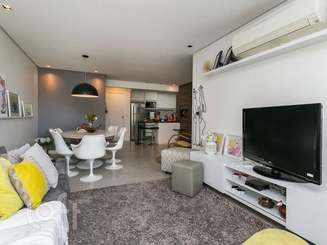 Apartamento com 94m², 3 dormitórios, 1 suíte, 2 vagas, Cristo Redentor em Porto Alegre