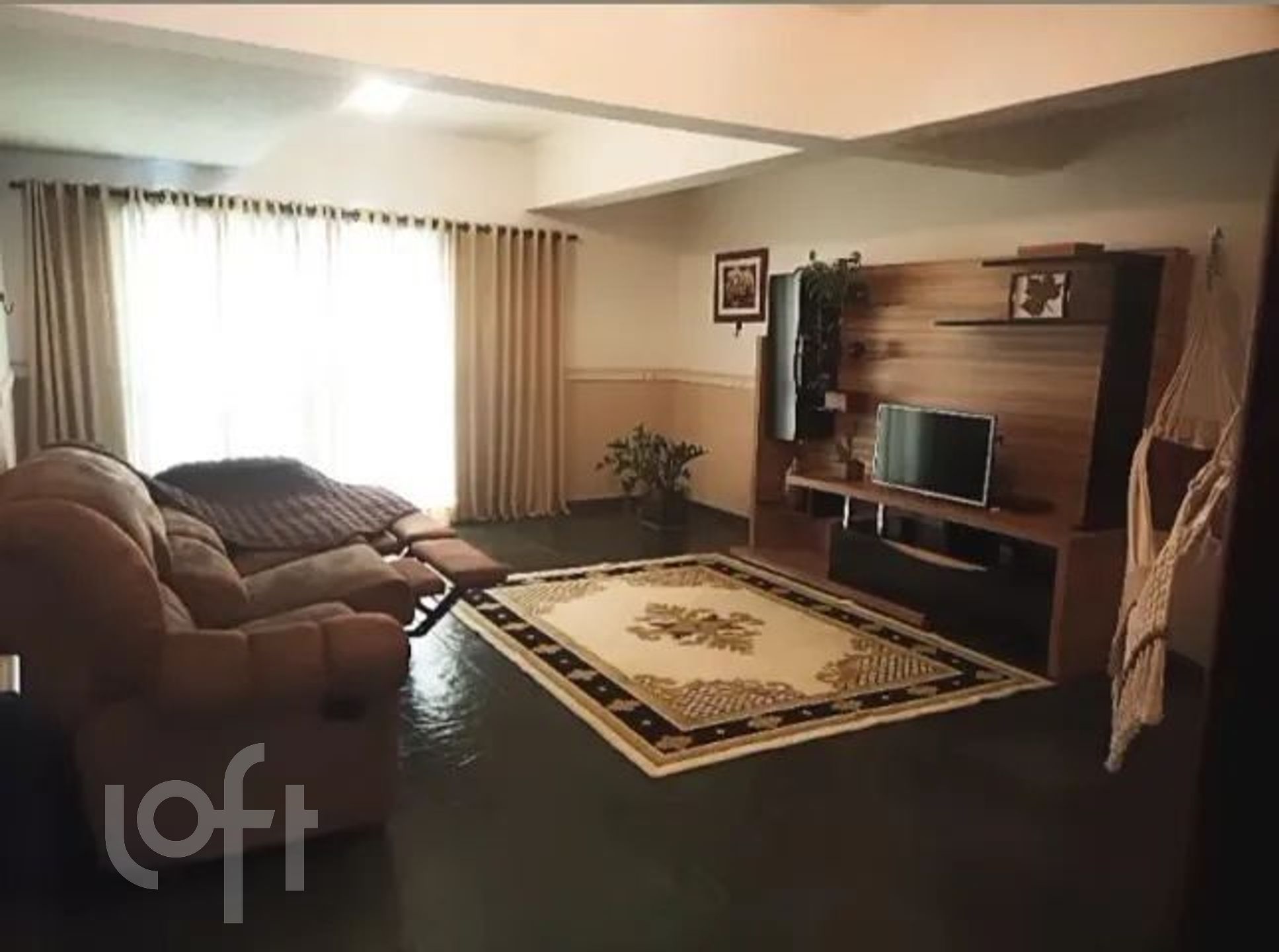 Casa à venda em Cursino com 242 m², 3 quartos, 4 v