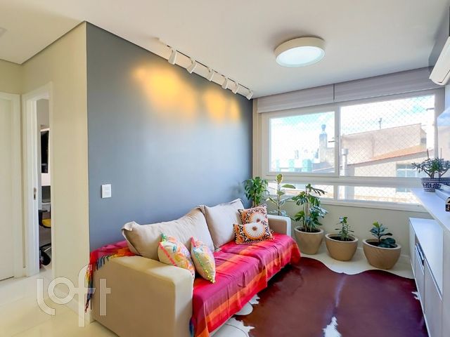 Apartamento com 64m², 2 dormitórios, 1 suíte, 1 vaga, São João em Porto Alegre