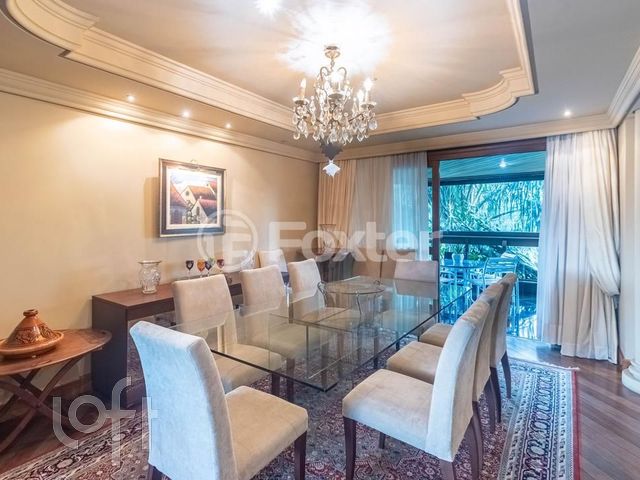 Apartamento com 301m², 4 dormitórios, 4 suítes, 5 vagas, Bela Vista em Porto Alegre