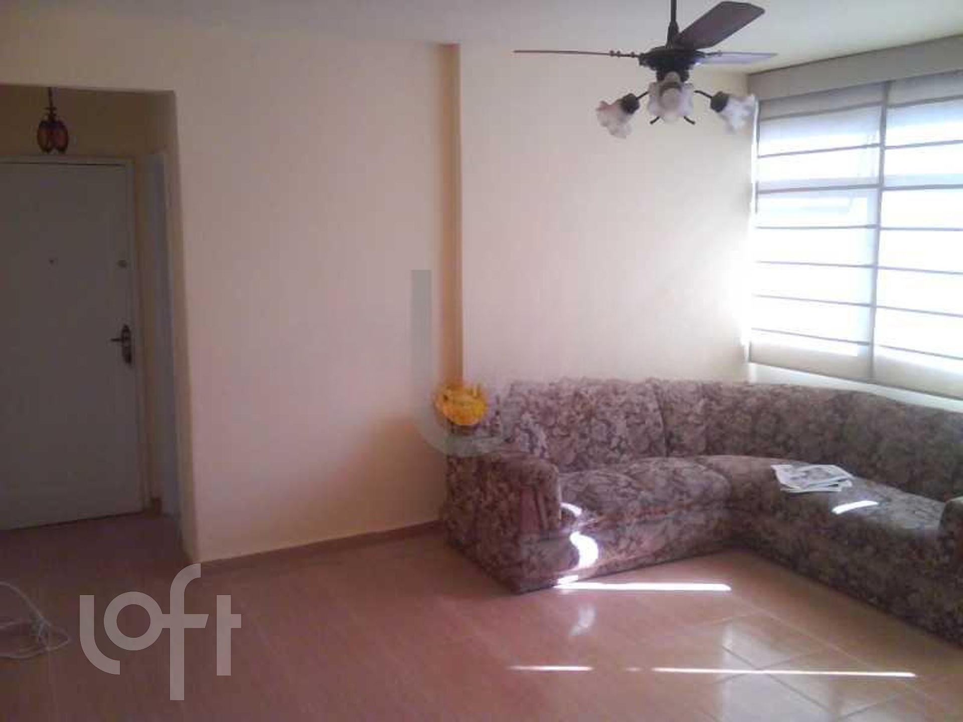 Apartamento à venda com 2 quartos, 70m² - Foto 1