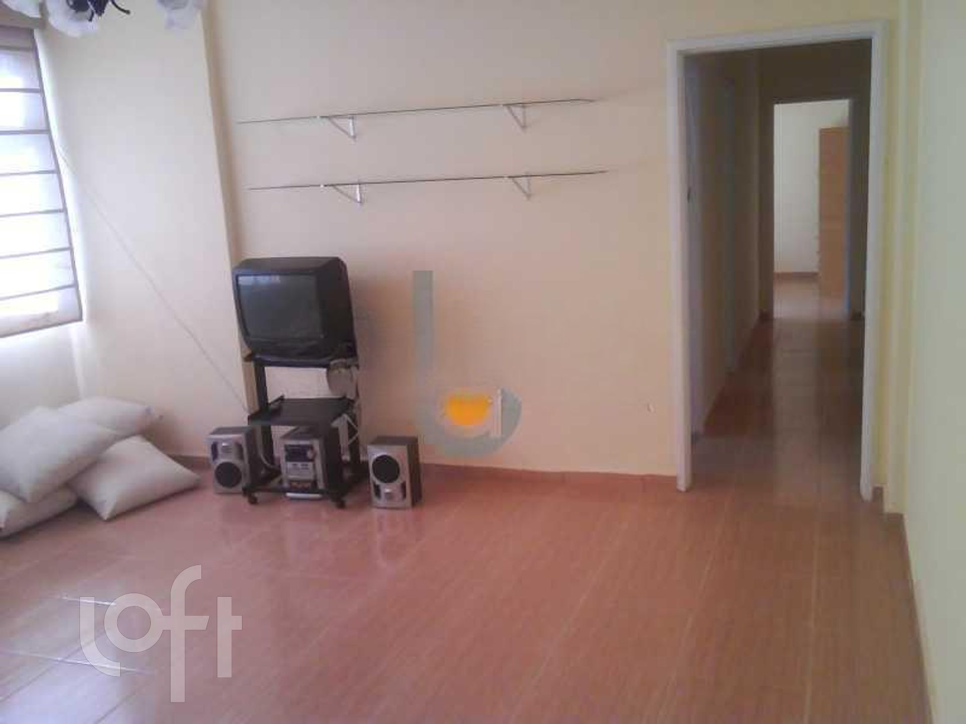 Apartamento à venda com 2 quartos, 70m² - Foto 4