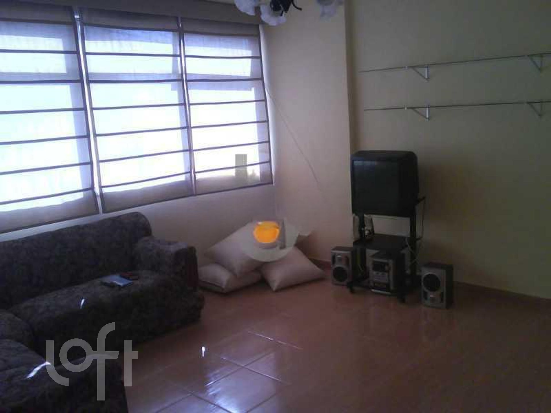 Apartamento à venda com 2 quartos, 70m² - Foto 3