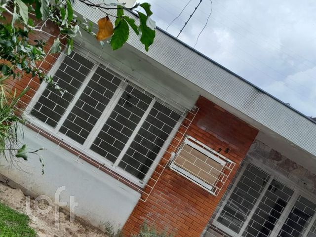 Casa com 262m², 4 dormitórios, 3 vagas, Vila Ipiranga em Porto Alegre