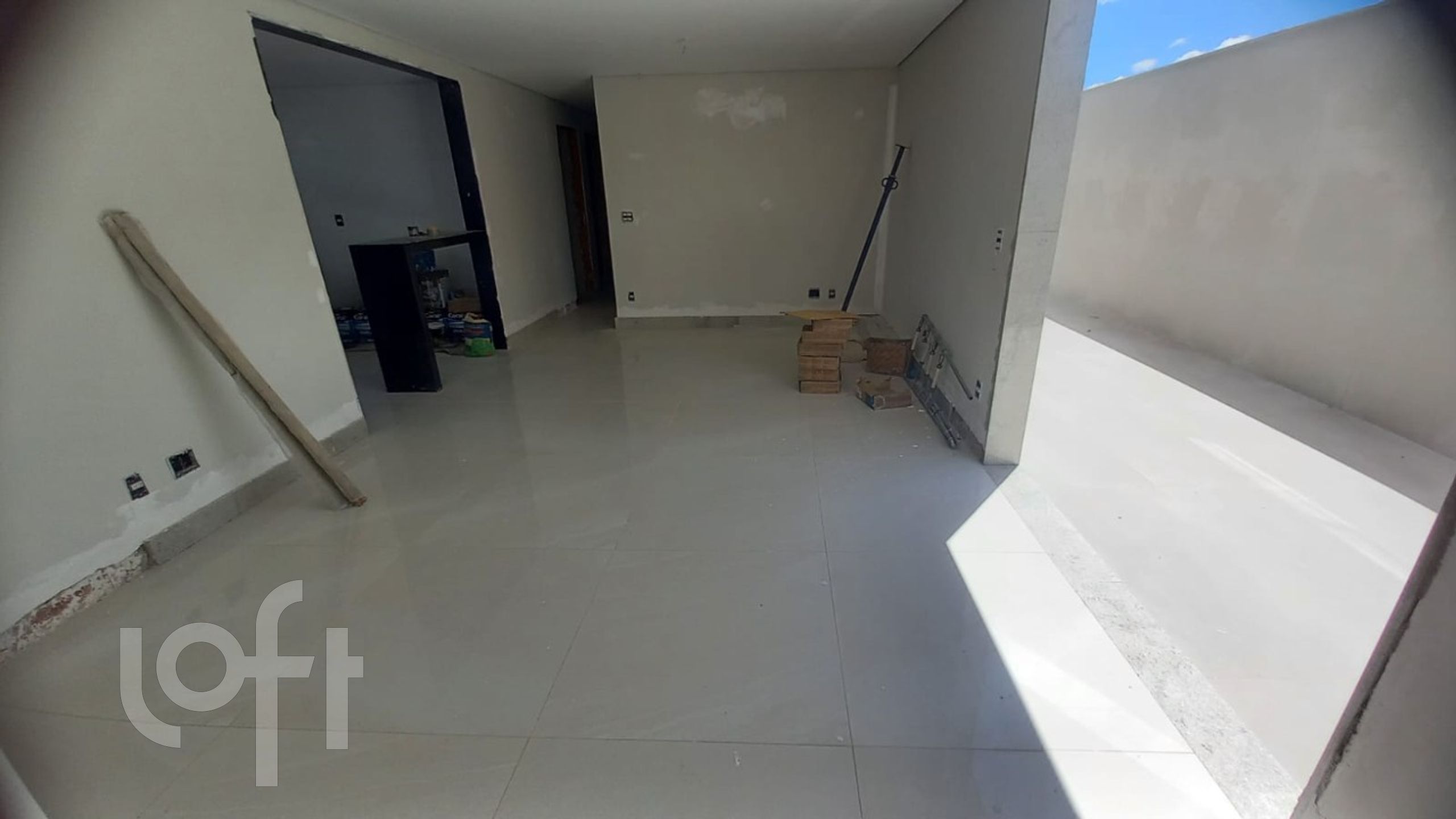 Apartamento à venda com 4 quartos, 228m² - Foto 2