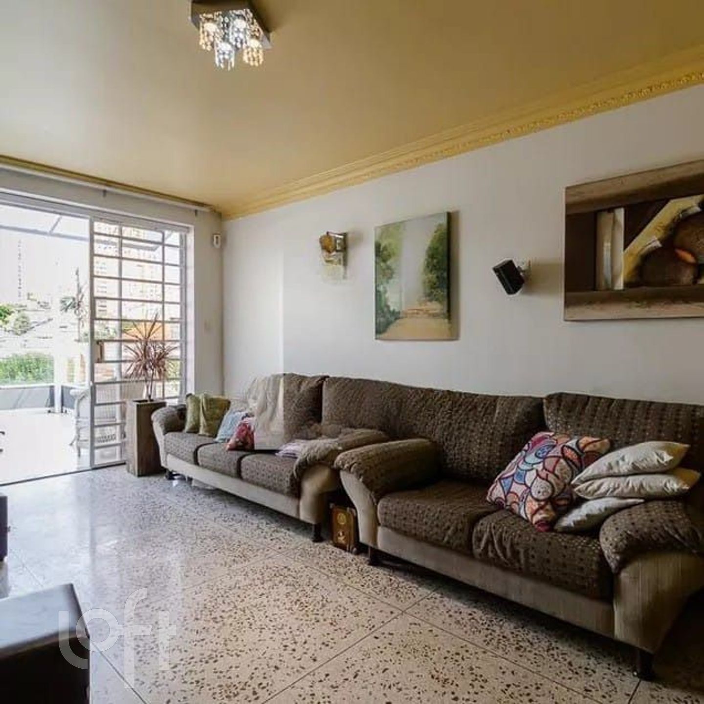 Casa à venda com 3 quartos, 175m² - Foto 1