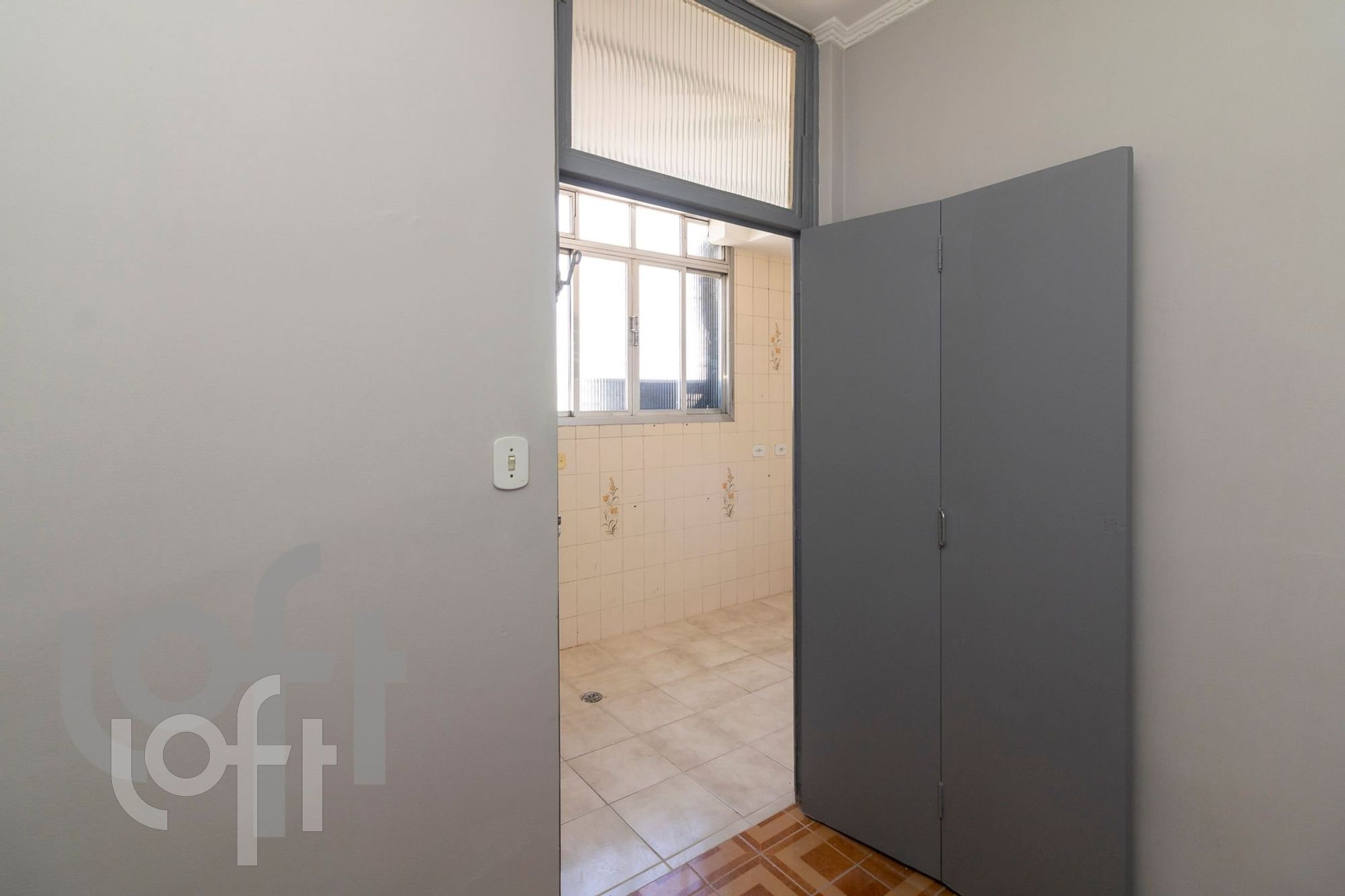 Apartamento à venda com 3 quartos, 130m² - Foto 2