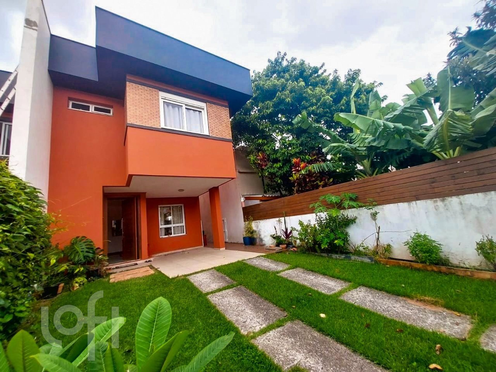 Casa Residencial com 128m², 3 quartos, 3 suítes, 1 garagem, no bairro Campeche Sul em Florianópolis