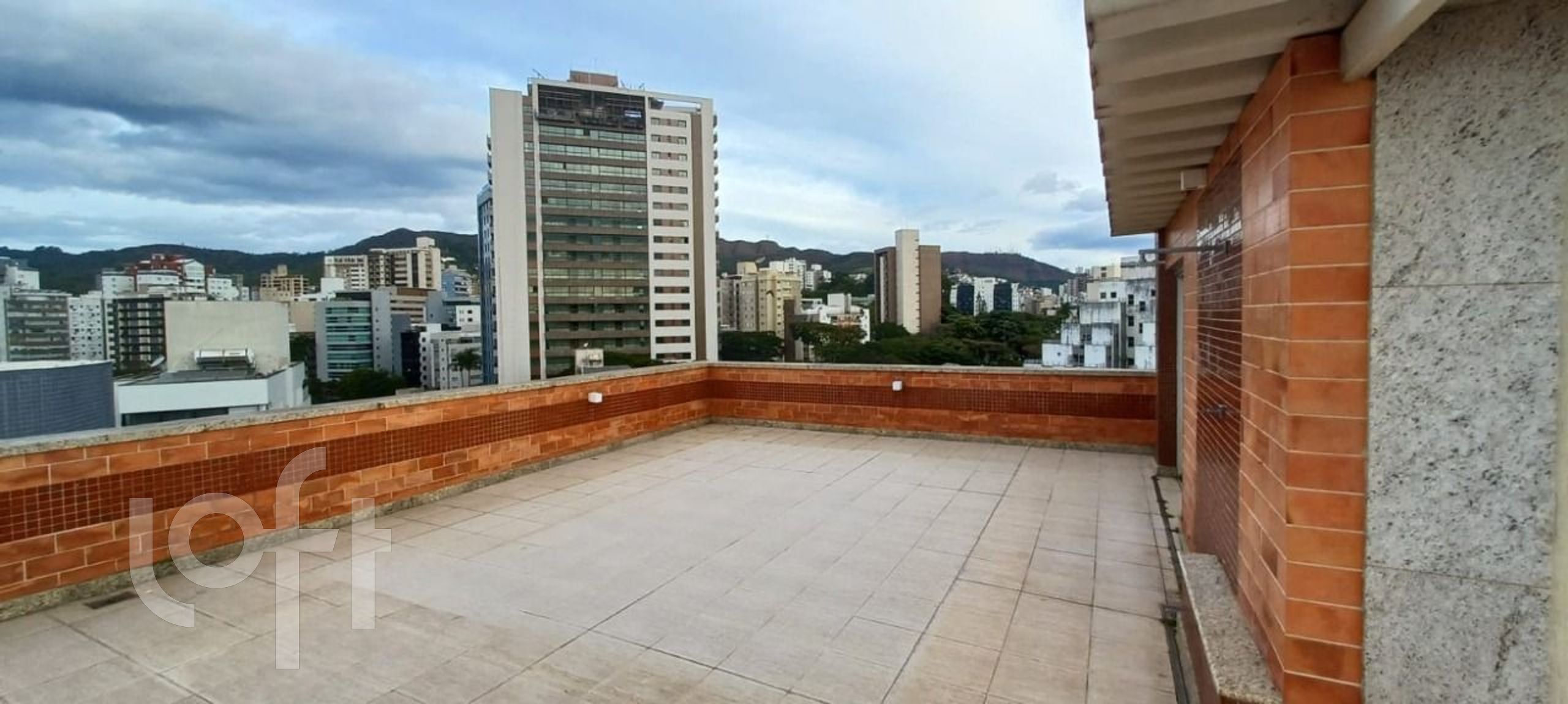 Apartamento à venda com 4 quartos, 389m² - Foto 1