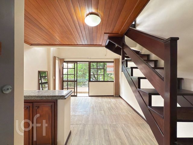 Apartamento com 46m², 1 dormitório, 1 vaga, Independência em Porto Alegre