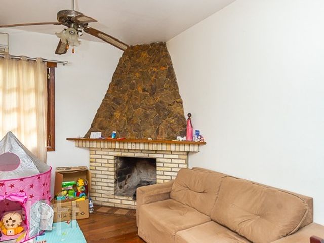 Casa com 160m², 3 dormitórios, 1 suíte, 4 vagas, Cristo Redentor em Porto Alegre