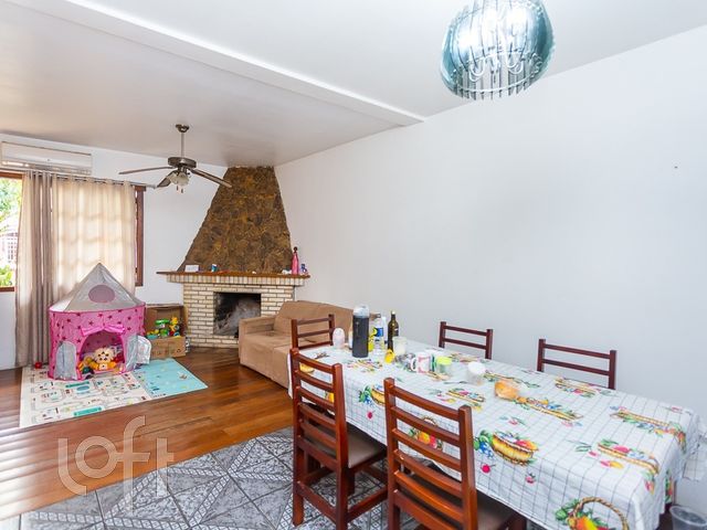 Casa com 160m², 3 dormitórios, 1 suíte, 4 vagas, Cristo Redentor em Porto Alegre