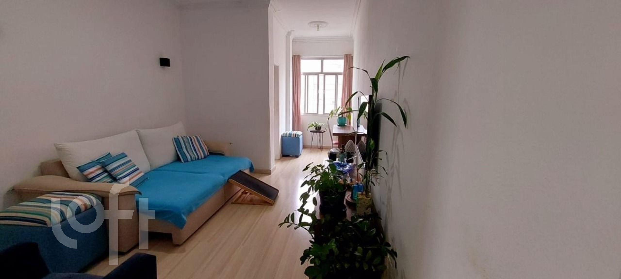 Apartamento à venda com 2 quartos, 70m² - Foto 1