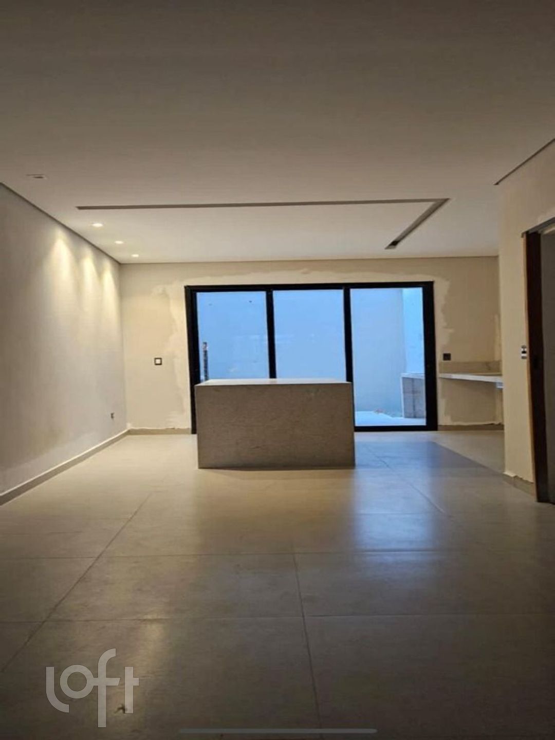 Casa à venda com 4 quartos, 150m² - Foto 2