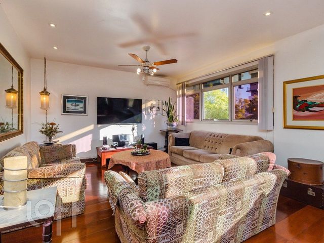 Apartamento com 138m², 3 dormitórios, 1 suíte, 2 vagas, Petrópolis em Porto Alegre