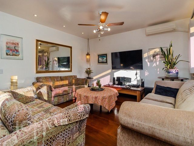 Apartamento com 138m², 3 dormitórios, 1 suíte, 2 vagas, Petrópolis em Porto Alegre