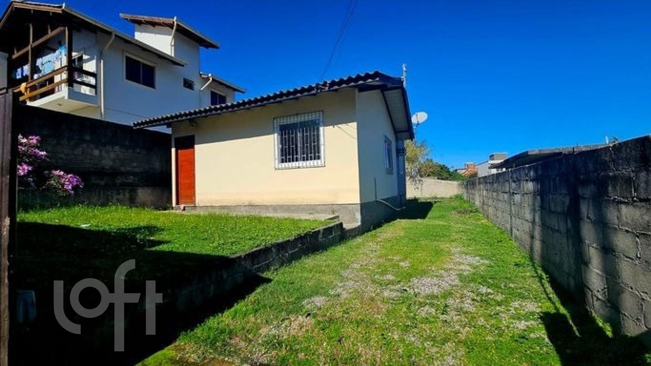 Casa Residencial com 60m², 2 quartos, 1 suíte, no bairro São João do Rio Vermelho em Florianópolis