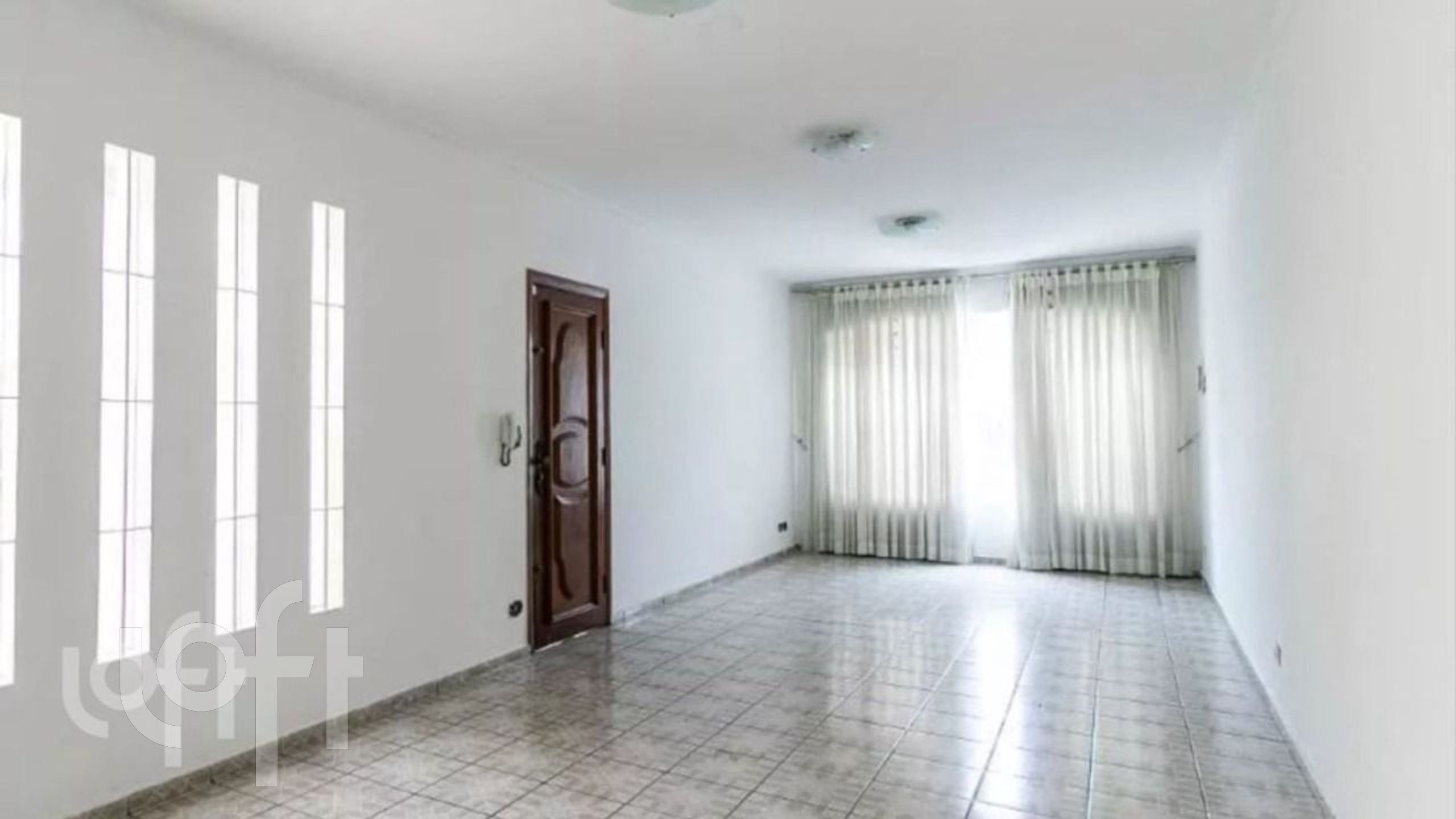 Casa à venda em Água Rasa com 196 m², 3 quartos, 1