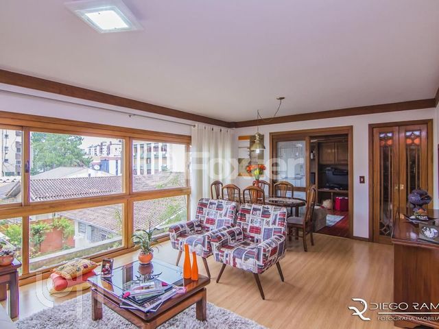 Apartamento com 120m², 3 dormitórios, 1 suíte, 1 vaga, Menino Deus em Porto Alegre
