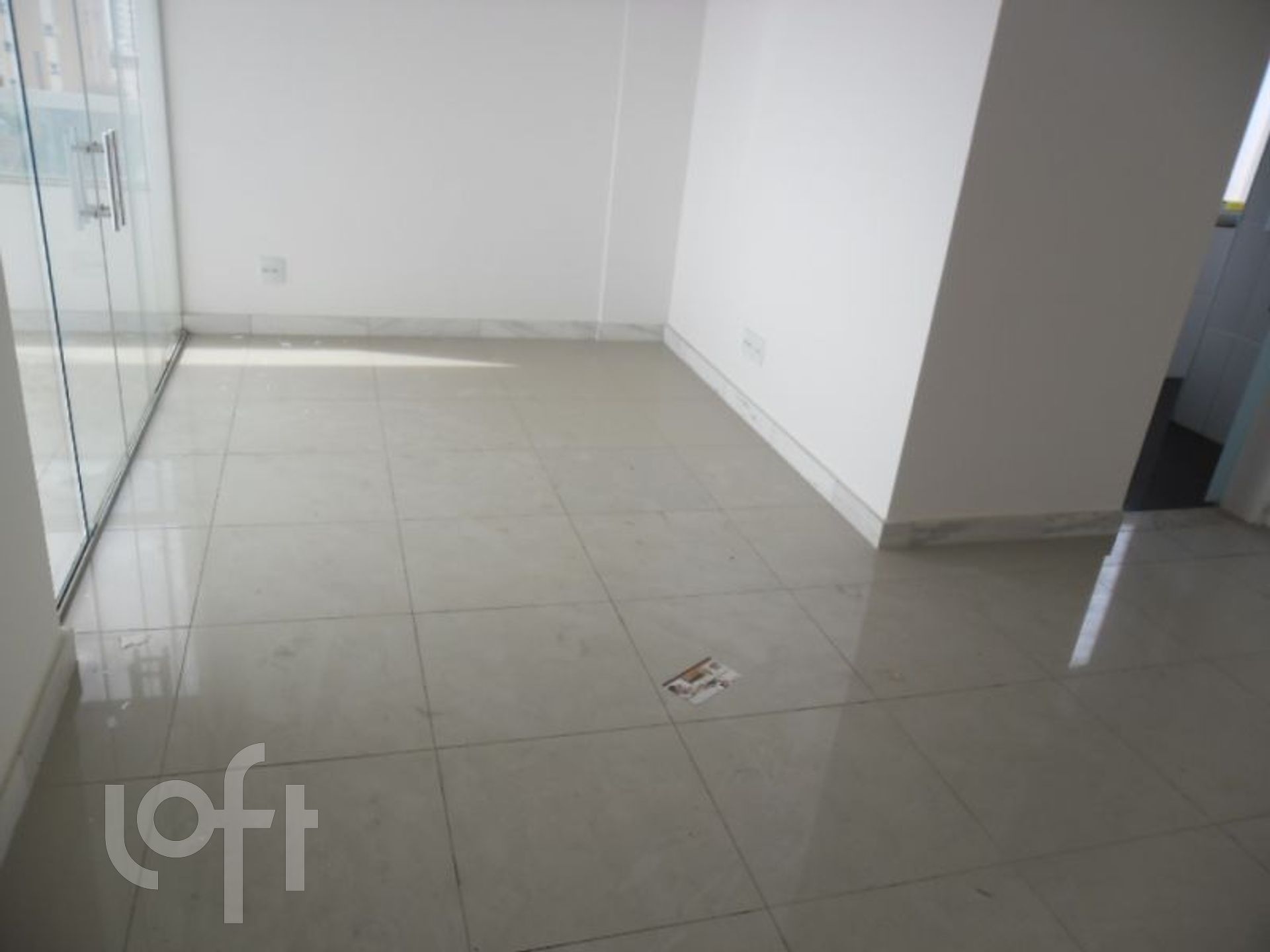 Apartamento à venda com 2 quartos, 64m² - Foto 1