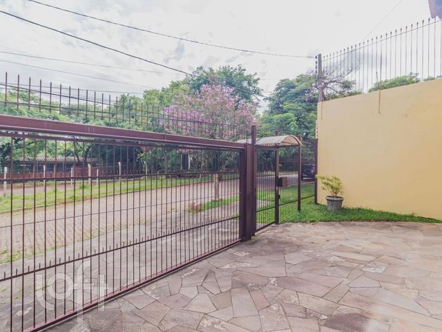 Casa com 283m², 4 dormitórios, 4 suítes, 4 vagas, Chácara das Pedras em Porto Alegre