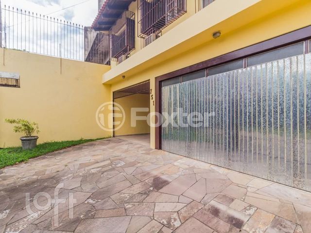Casa com 283m², 4 dormitórios, 4 suítes, 4 vagas, Chácara das Pedras em Porto Alegre