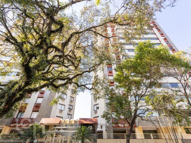 Apartamento com 95m², 3 dormitórios, 1 suíte, 2 vagas, Jardim Botânico em Porto Alegre