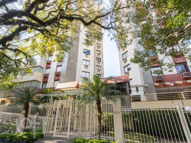 Apartamento com 95m², 3 dormitórios, 1 suíte, 2 vagas, Jardim Botânico em Porto Alegre