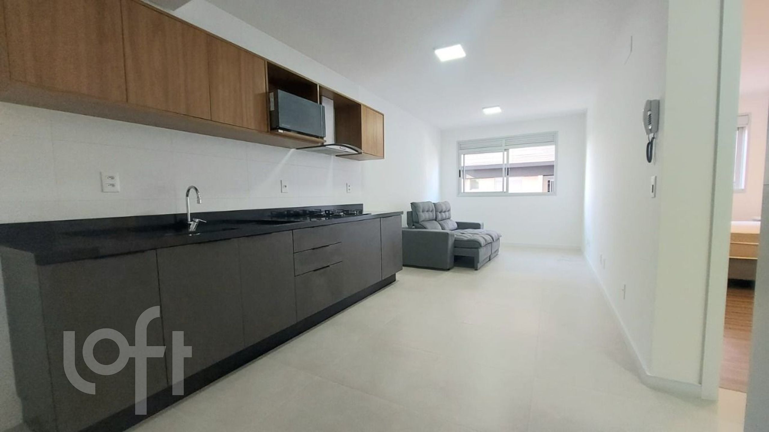 Apartamentos com 45m², 1 quarto, 1 garagem, no bairro Coloninha em Florianópolis