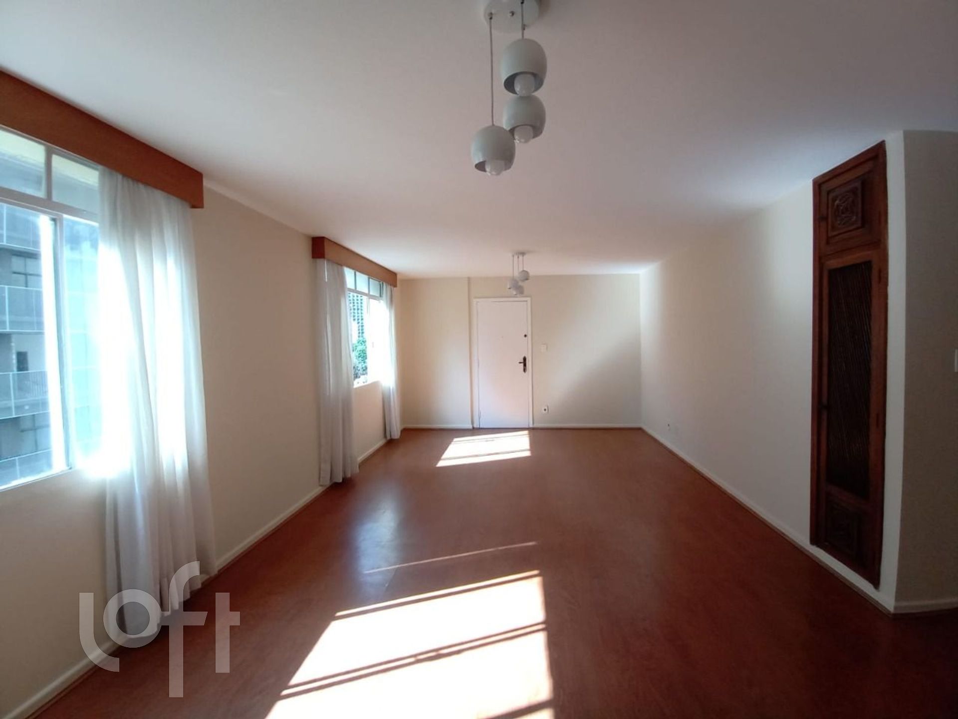 Apartamento à venda com 3 quartos, 147m² - Foto 2