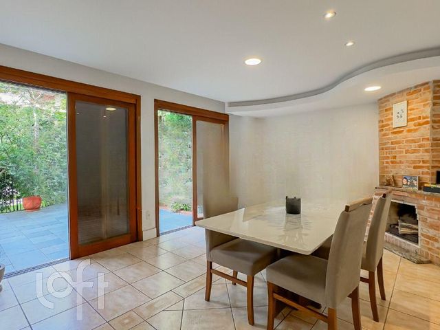 Casa em Condomínio com 235m², 3 dormitórios, 1 suíte, 2 vagas, Boa Vista em Porto Alegre
