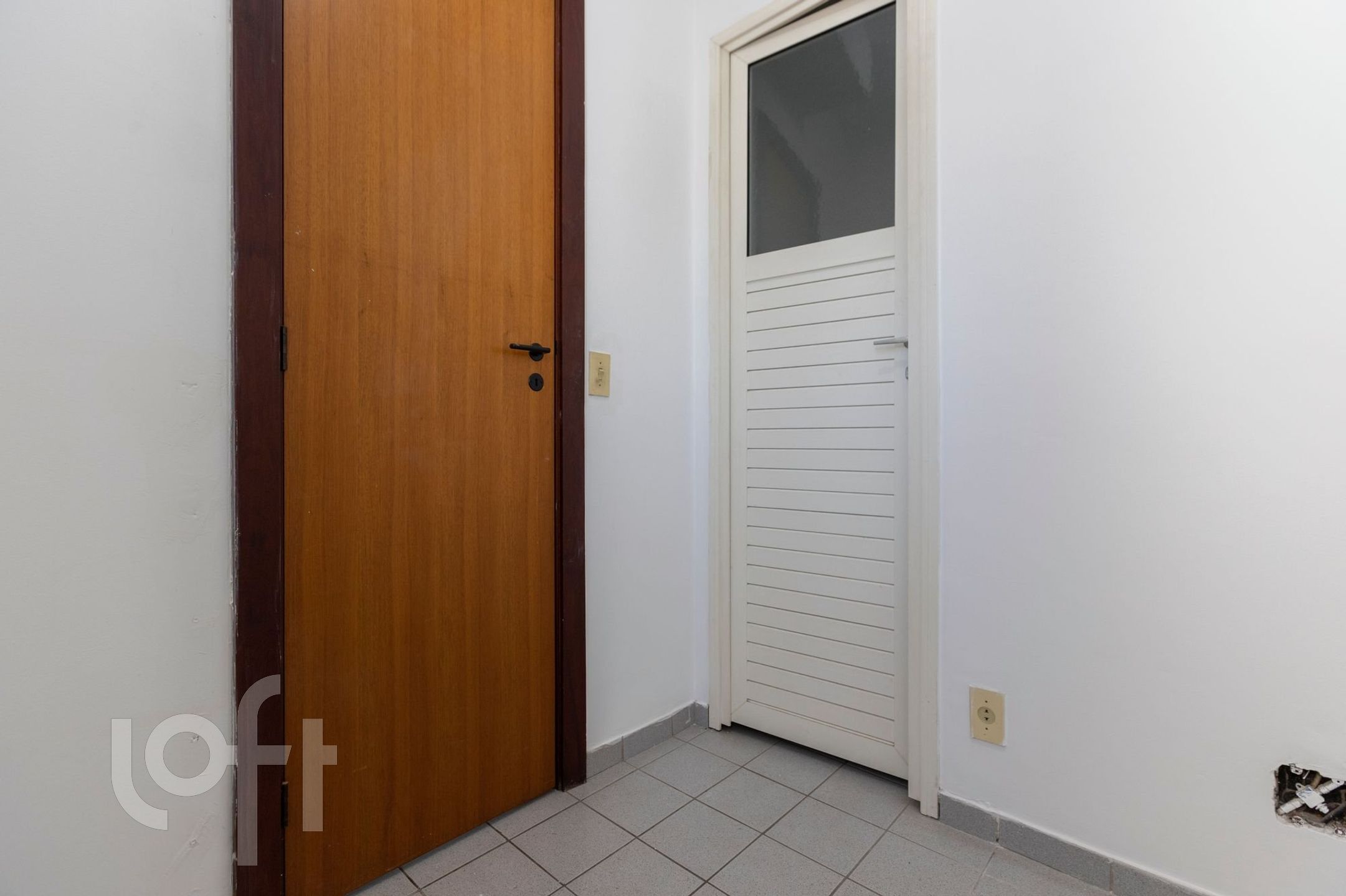 Apartamento à venda com 4 quartos, 150m² - Foto 2