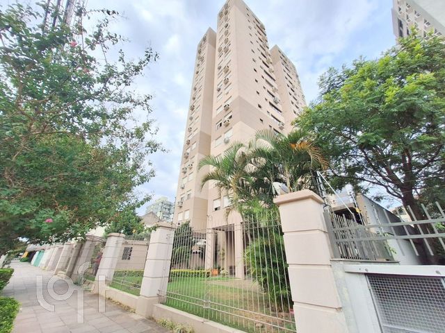 Apartamento com 77m², 3 dormitórios, 1 suíte, 1 vaga, Santana em Porto Alegre