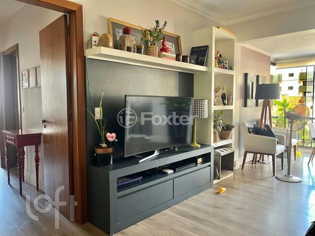 Apartamento com 105m², 3 dormitórios, 1 suíte, 2 vagas, Bela Vista em Porto Alegre