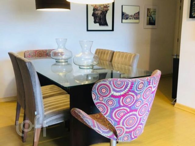 Apartamento com 87m², 3 dormitórios, 1 suíte, 2 vagas, Jardim Botânico em Porto Alegre