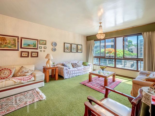 Apartamento com 143m², 3 dormitórios, 1 suíte, 2 vagas, Santana em Porto Alegre