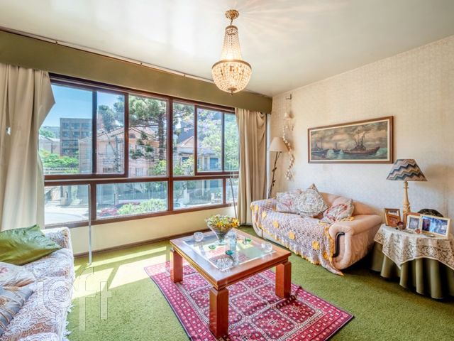 Apartamento com 143m², 3 dormitórios, 1 suíte, 2 vagas, Santana em Porto Alegre