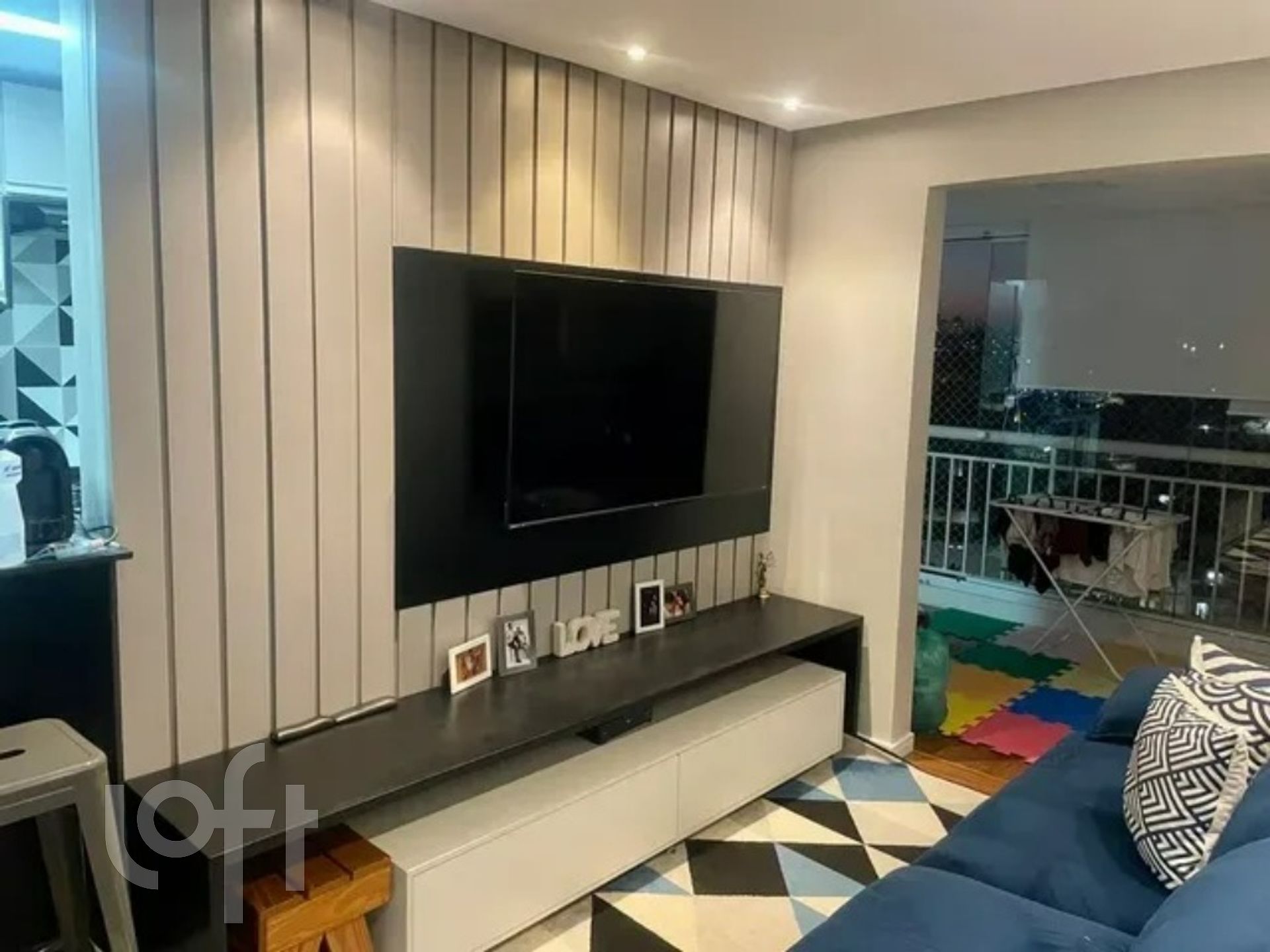 Apartamento à venda com 2 quartos, 69m² - Foto 1