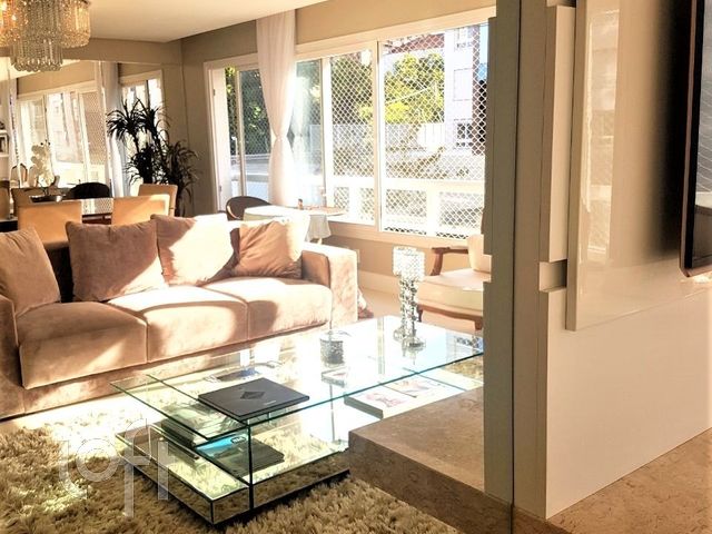 Apartamento com 159m², 4 dormitórios, 4 suítes, 2 vagas, Menino Deus em Porto Alegre