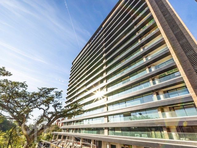 Apartamento com 343m², 3 dormitórios, 3 suítes, 3 vagas, Jardim Europa em Porto Alegre