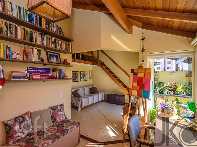Apartamento com 152m², 3 dormitórios, 1 suíte, 2 vagas, Petrópolis em Porto Alegre