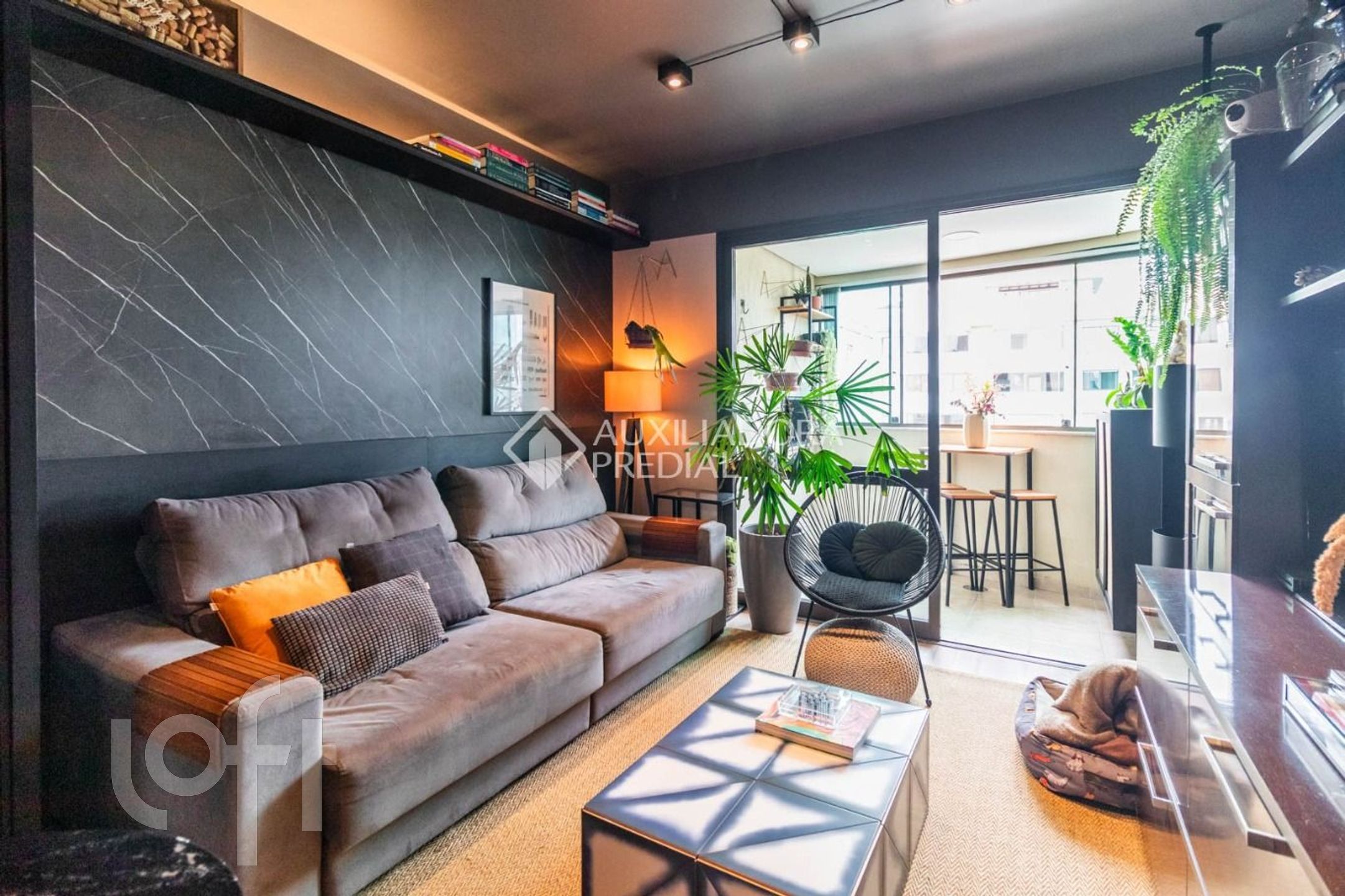 Apartamento com 77m², 2 dormitórios, 1 suíte, 2 vagas, Menino Deus em Porto Alegre