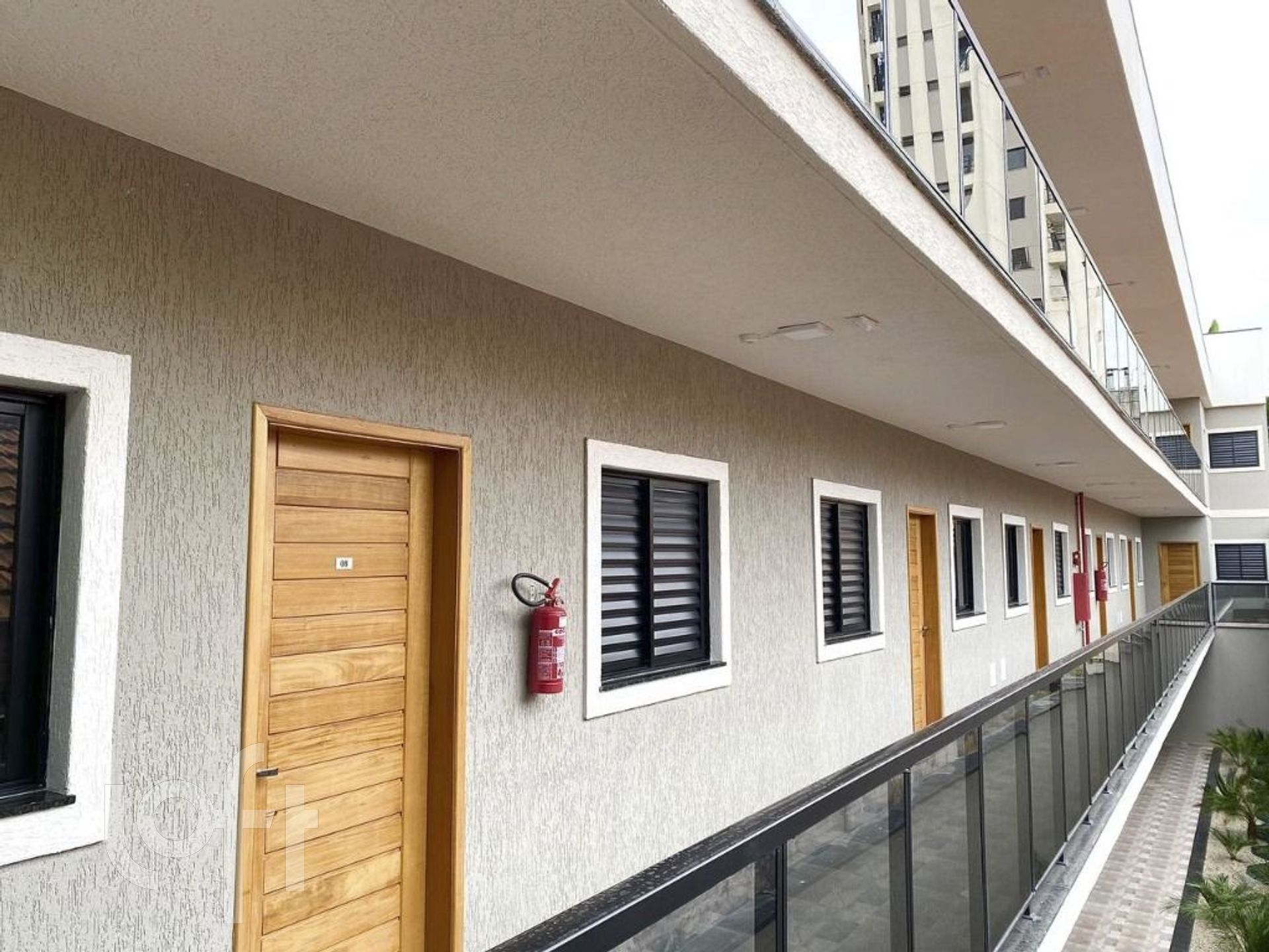 Apartamento à venda com 2 quartos, 42m² - Foto 2