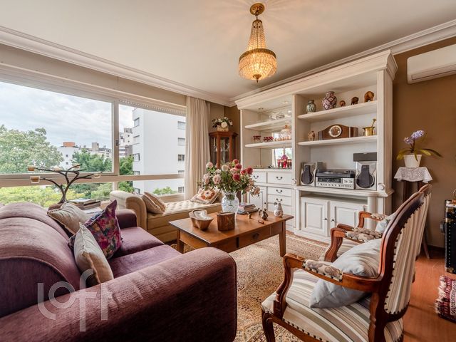 Apartamento com 201m², 4 dormitórios, 2 suítes, 2 vagas, Petrópolis em Porto Alegre