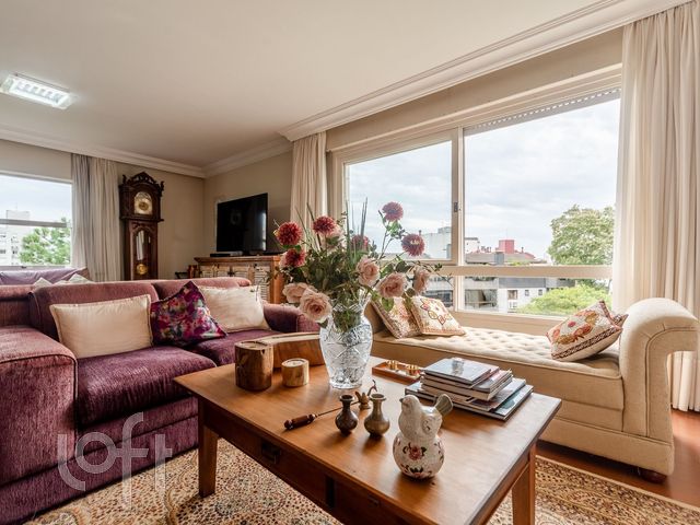 Apartamento com 201m², 4 dormitórios, 2 suítes, 2 vagas, Petrópolis em Porto Alegre