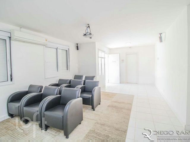 Apartamento com 74m², 3 dormitórios, 1 suíte, 1 vaga, Vila Ipiranga em Porto Alegre