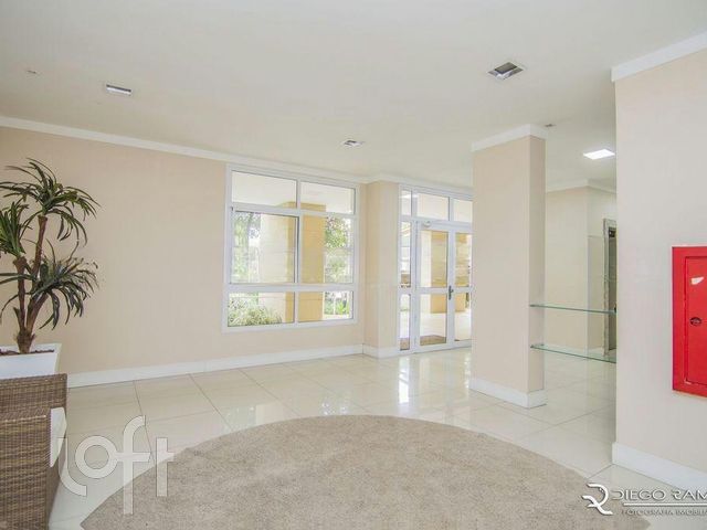 Apartamento com 74m², 3 dormitórios, 1 suíte, 1 vaga, Vila Ipiranga em Porto Alegre