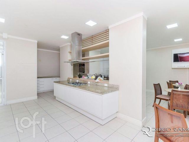 Apartamento com 74m², 3 dormitórios, 1 suíte, 1 vaga, Vila Ipiranga em Porto Alegre